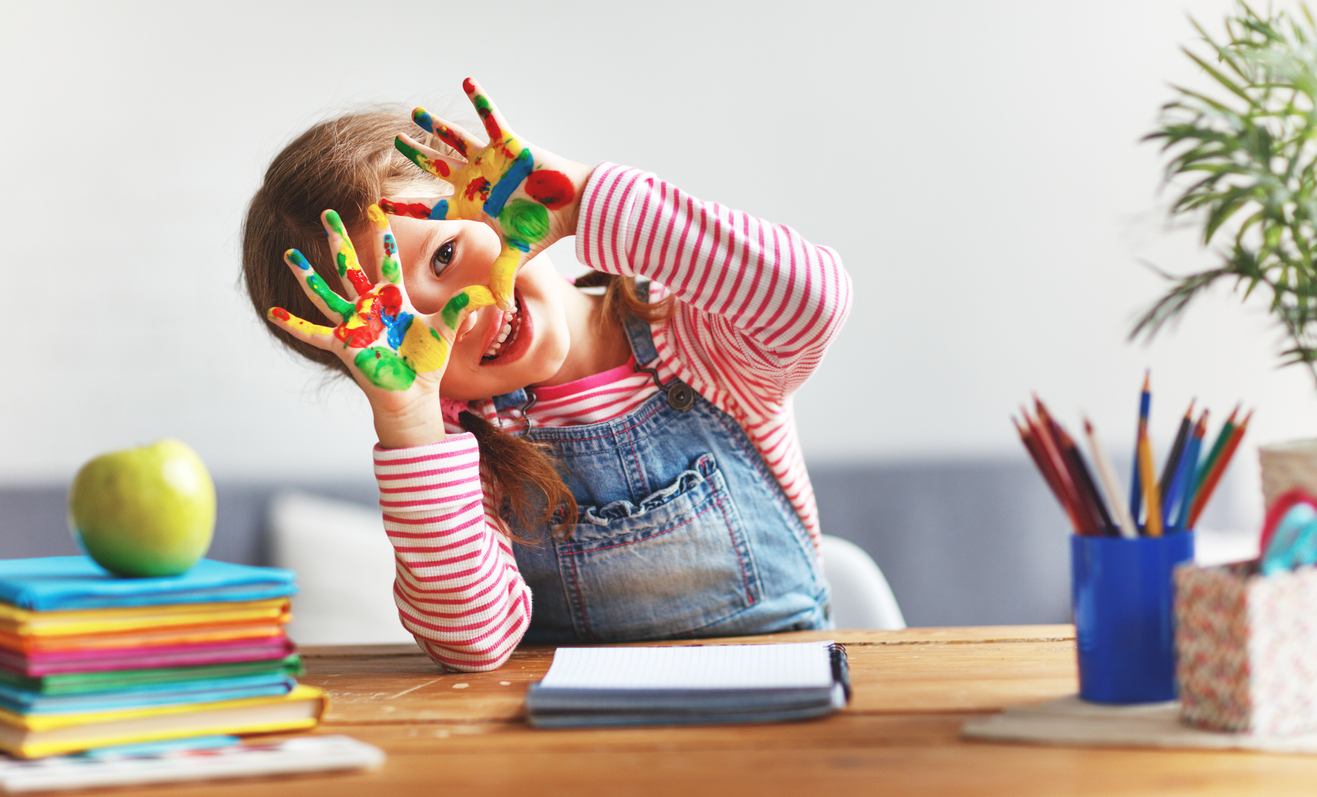 Colégio Singular investe em ensino bilíngue do infantil ao médio